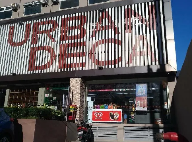 ホテル Despi's Place 2-a @ Urban Deca Tower Edsa *